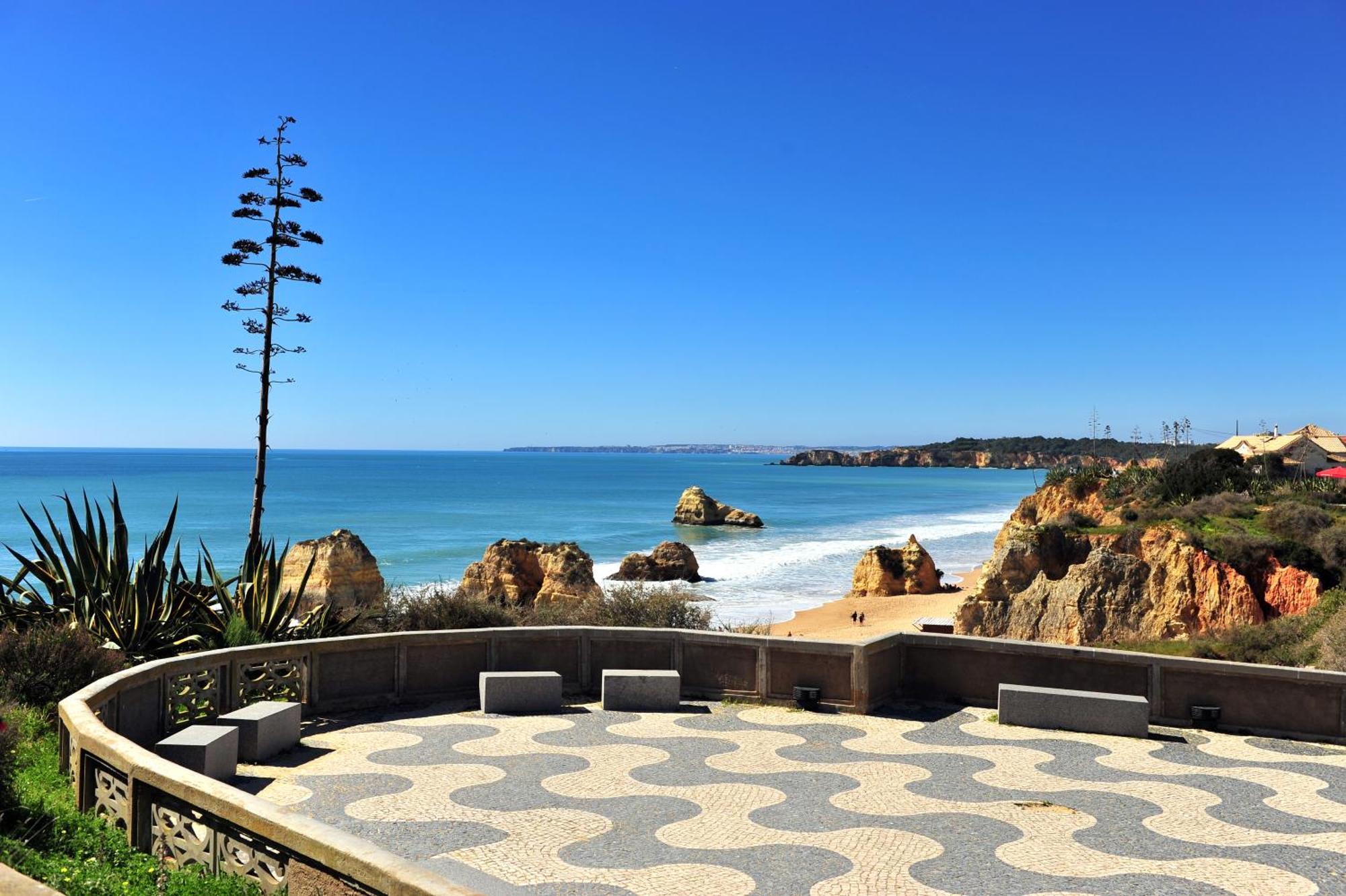 Bnb Homes Praia Da Rocha Beach Cozy Apartment 50 M Away From The Ocean ปอร์ติเมา ภายนอก รูปภาพ